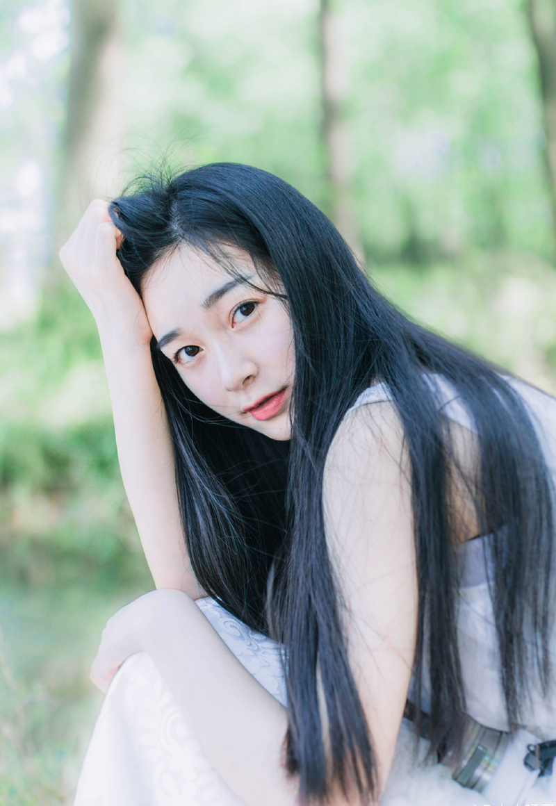 “你……”刘璝皱眉看向孟达，有些不解，这孟达不是刘璋的心腹吗？为何要救自己。